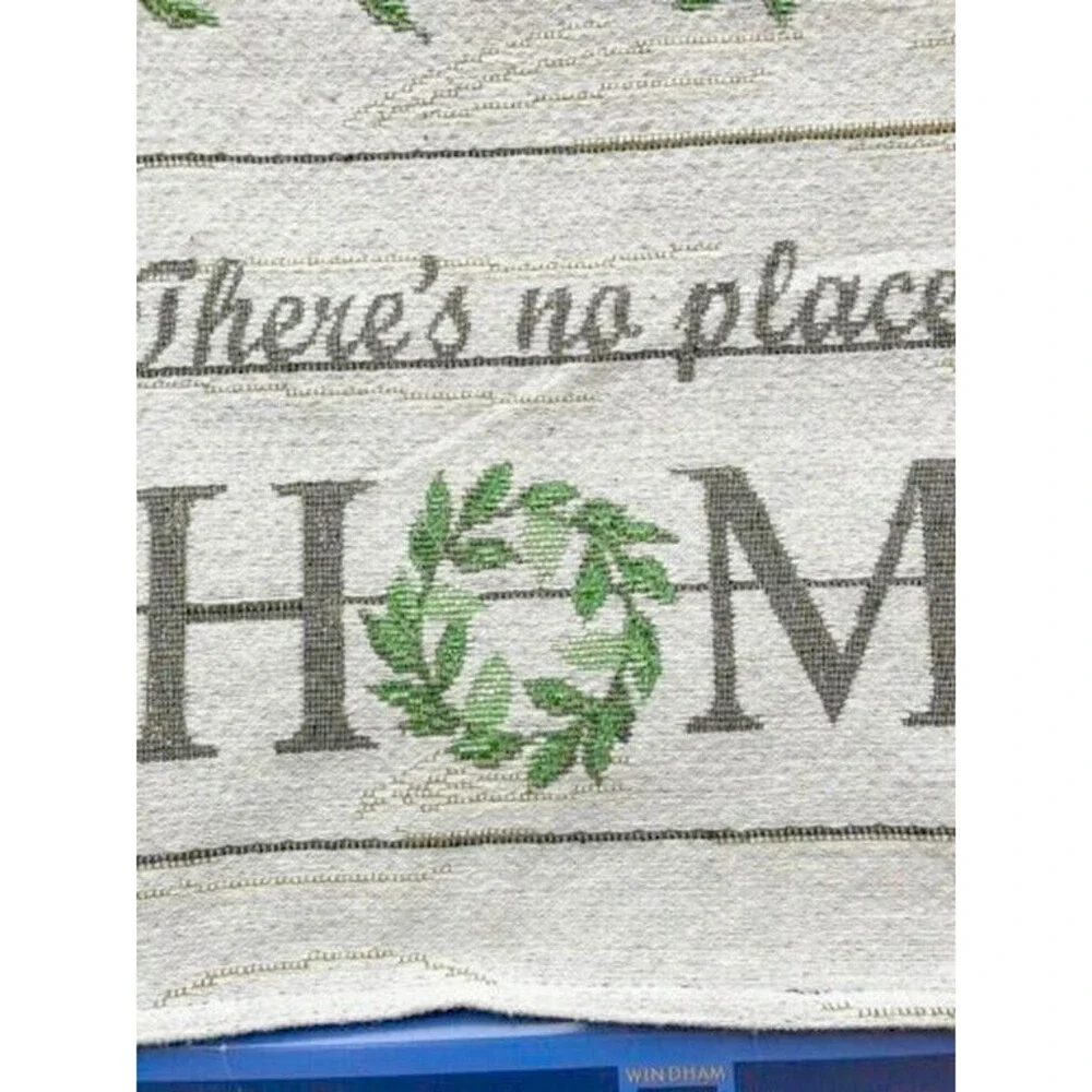 Windom Home wreath table